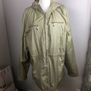 I 5 woman’s jacket size XXL color tan.